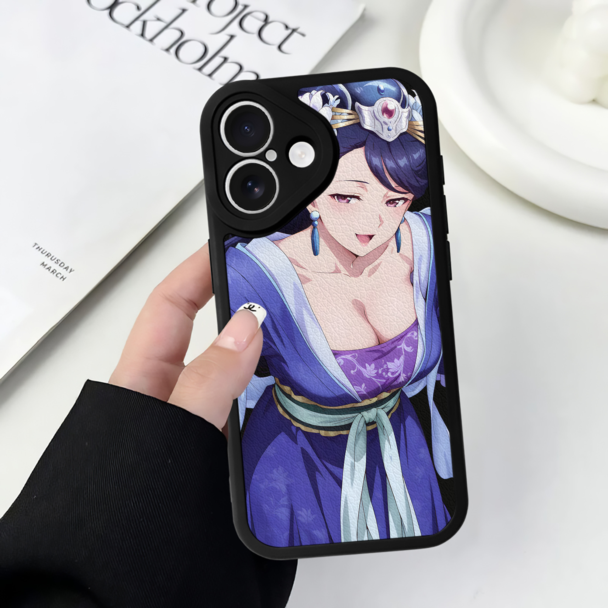 （画像用） 薬屋のひとりごと The Apothecary Diaries 【iPhone 16シリーズ対応】シリコンスマホケース（レザー調） 材質：シリコン